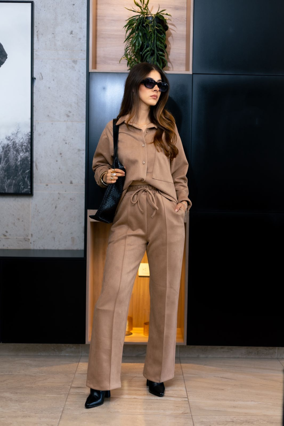 Conjunto Camisa y Pantalón de Gamuza