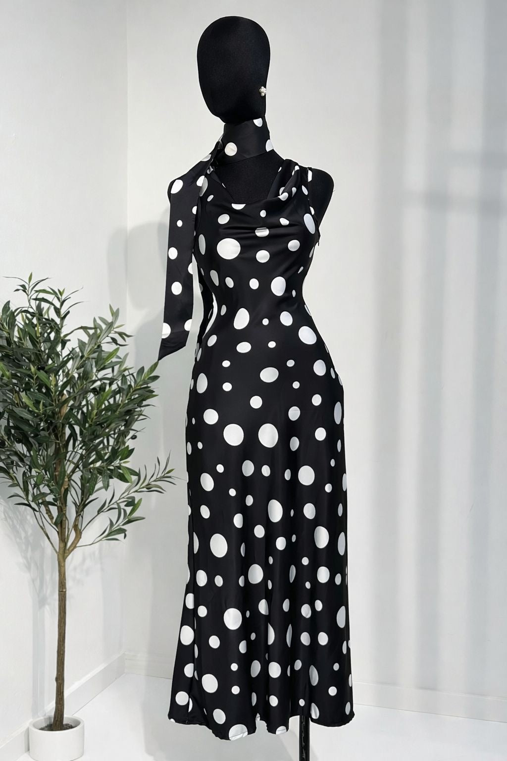 Vestido de Puntos /Satinado