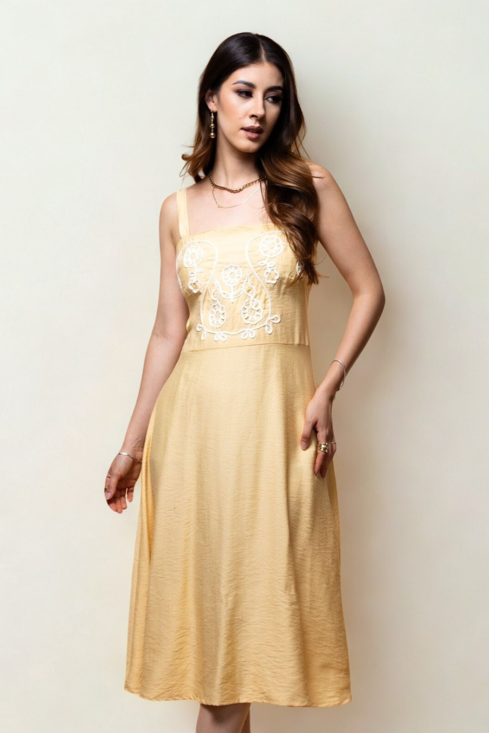 Vestido con Bordado Artesanal