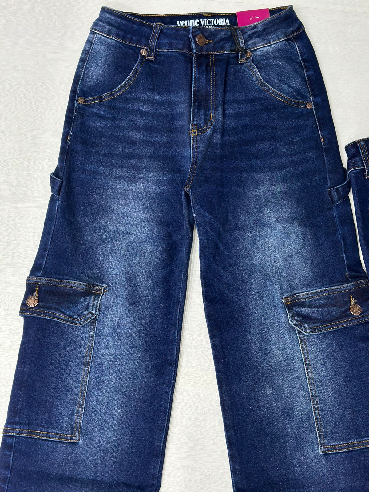 Jeans cargo de mezclilla