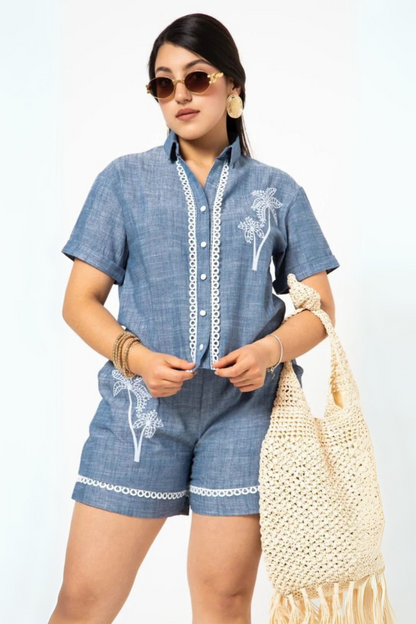 Conjunto de Short y Camisa con Bordado