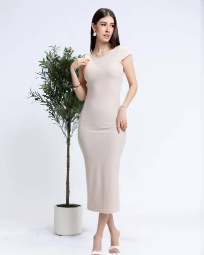 Vestido con escote en la espalda