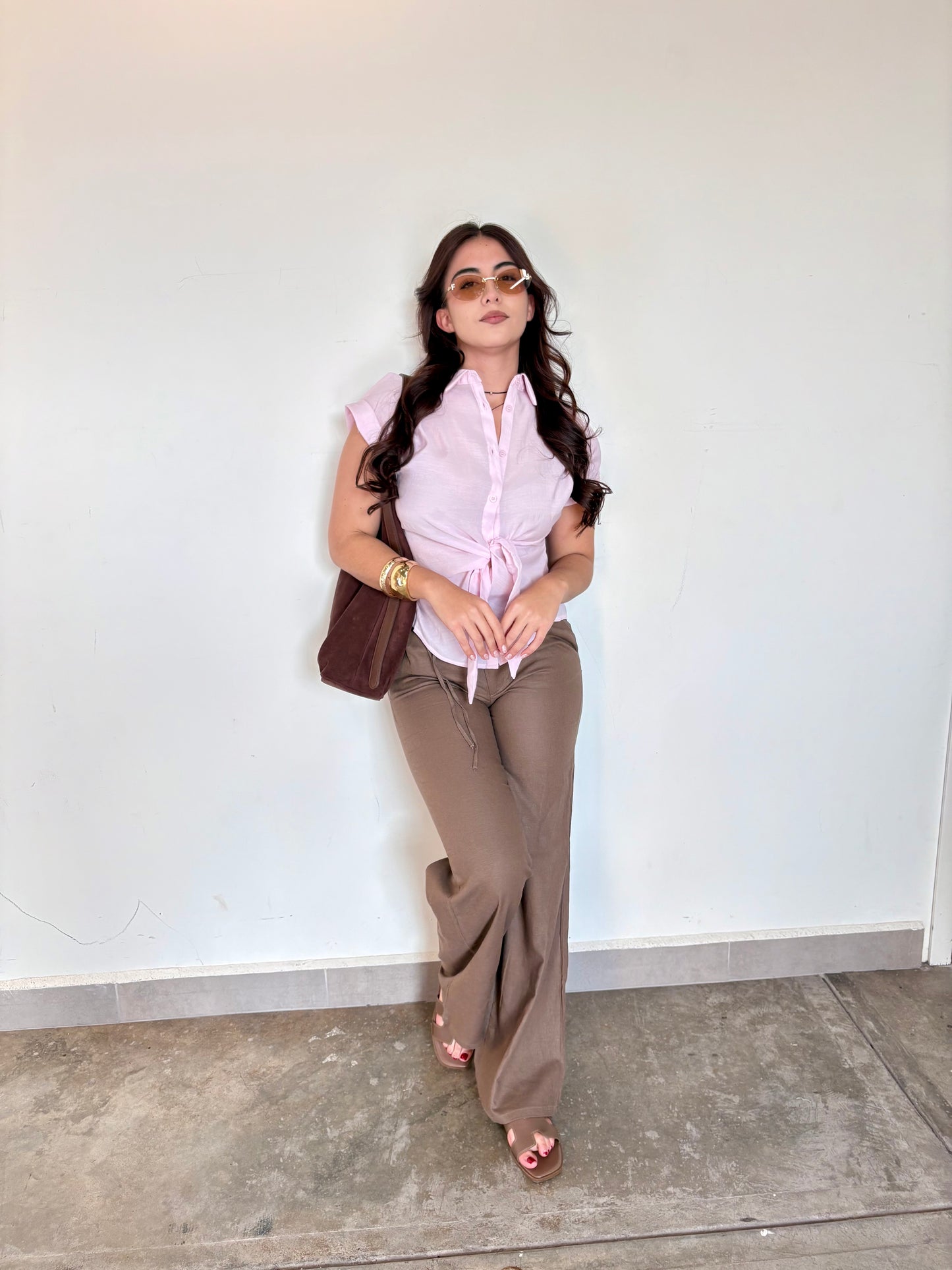 Camisa con moños enfrente