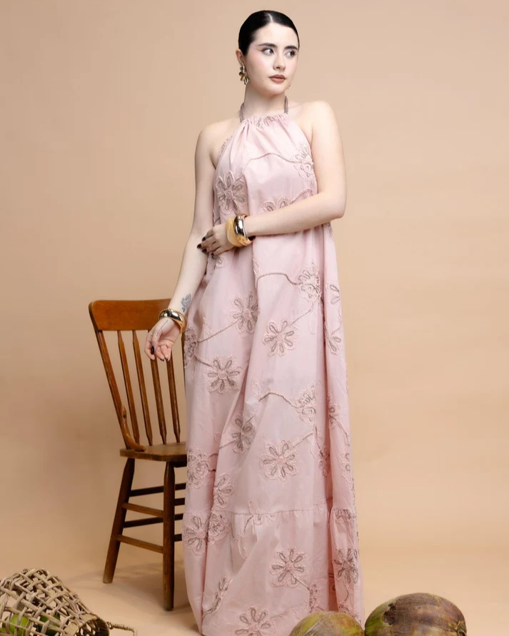 Vestido bordado 3D