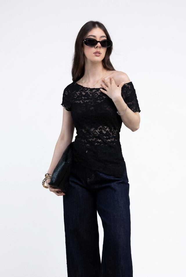 Blusa Asimétrica Encaje