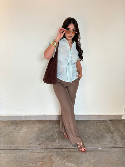 Camisa con moños enfrente