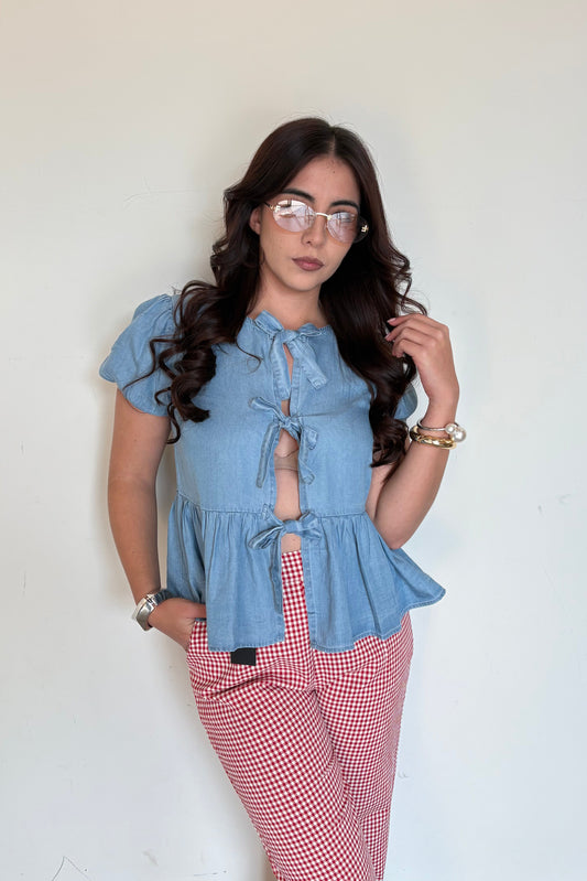 Blusa corta con moños