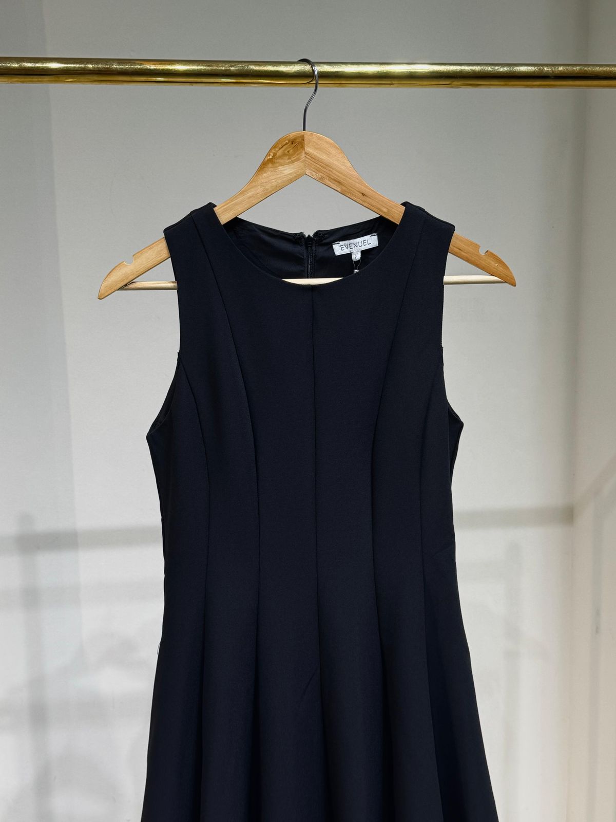 Vestido Midi con Vuelo
