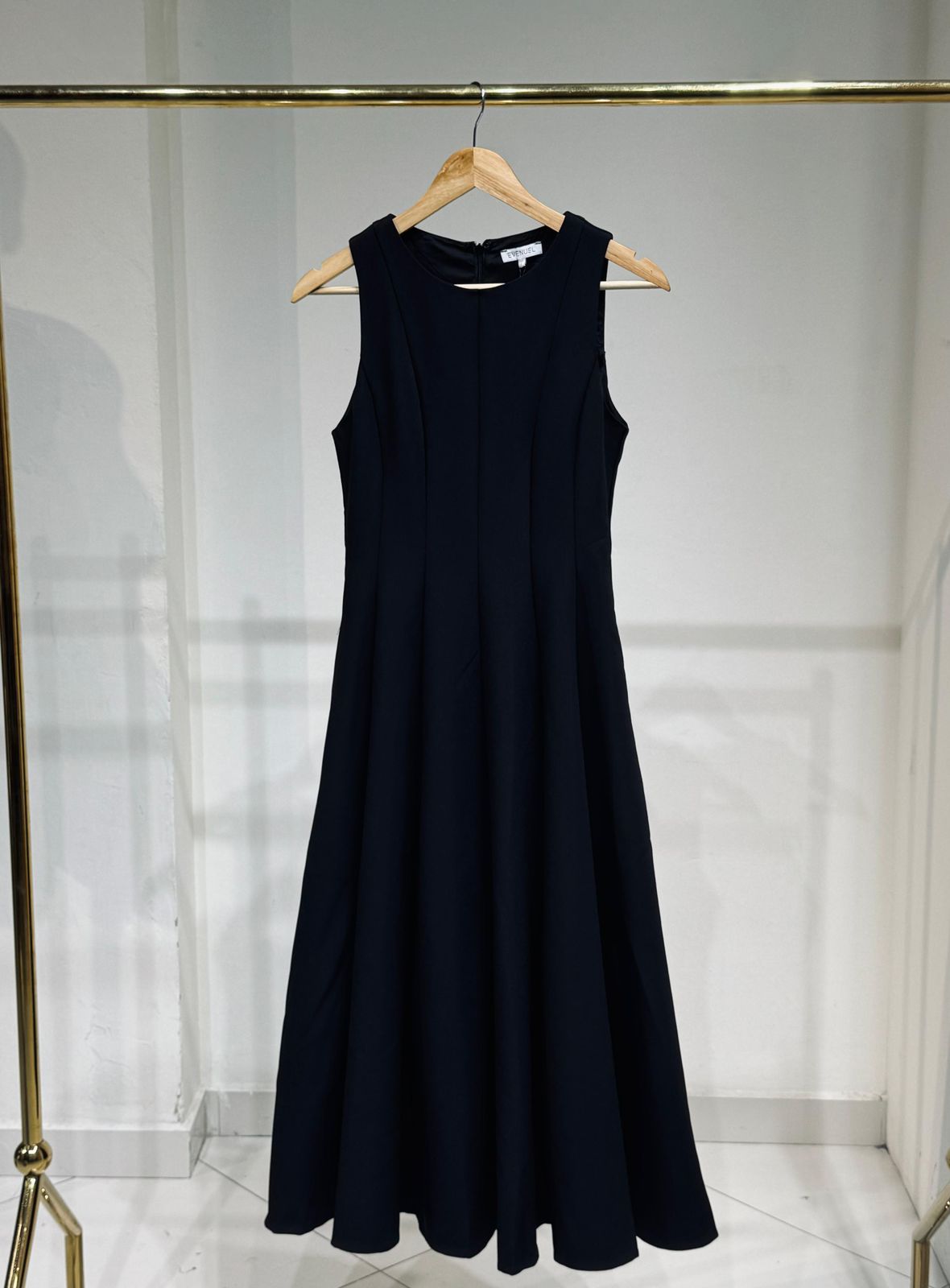 Vestido Midi con Vuelo