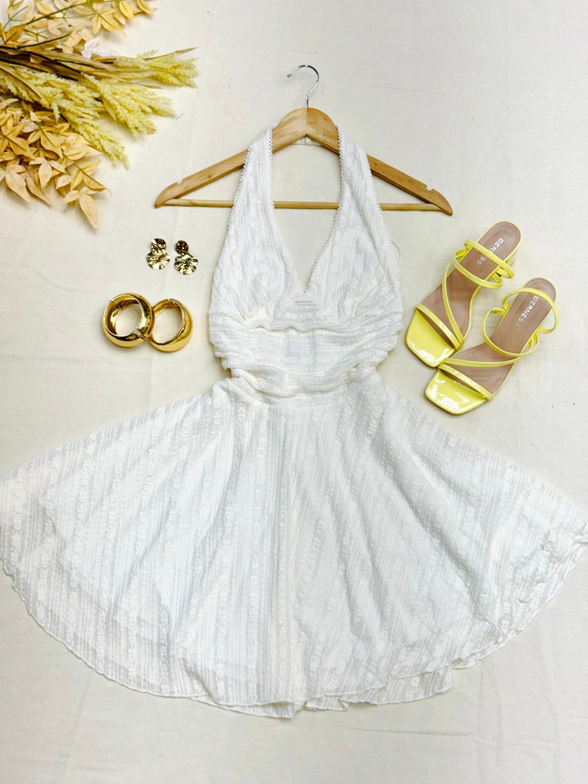 Vestido encaje con escote