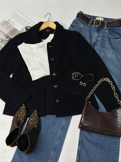 Chaqueta corta con botones de madera