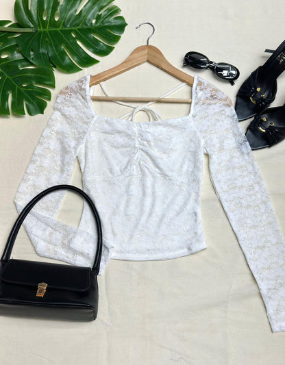 Blusa de encaje de manga larga