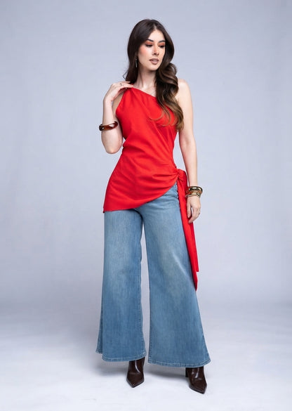 Blusa Sesgada Broche Metálico