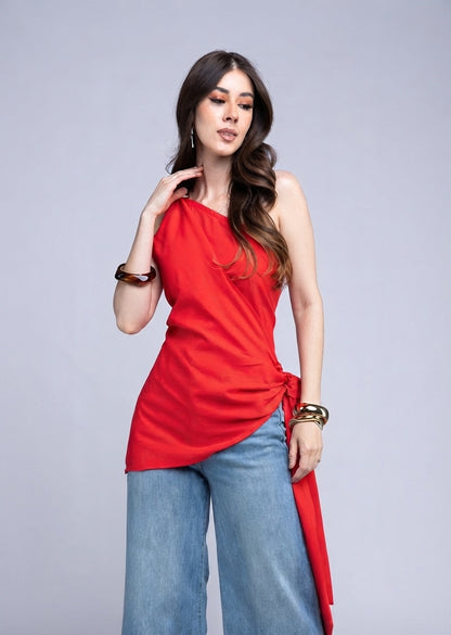 Blusa Sesgada Broche Metálico