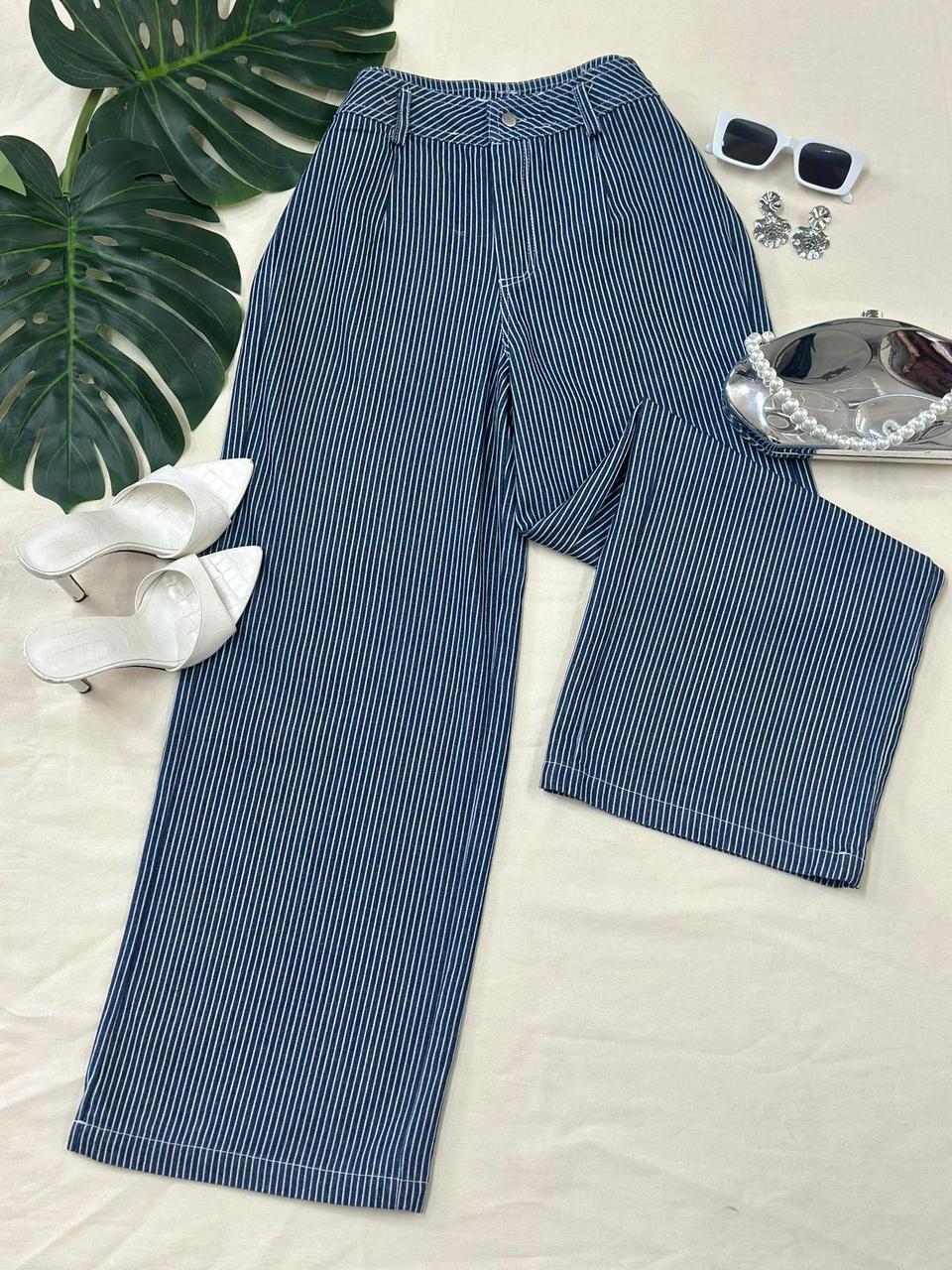 Pantalón de mezclilla a rayas
