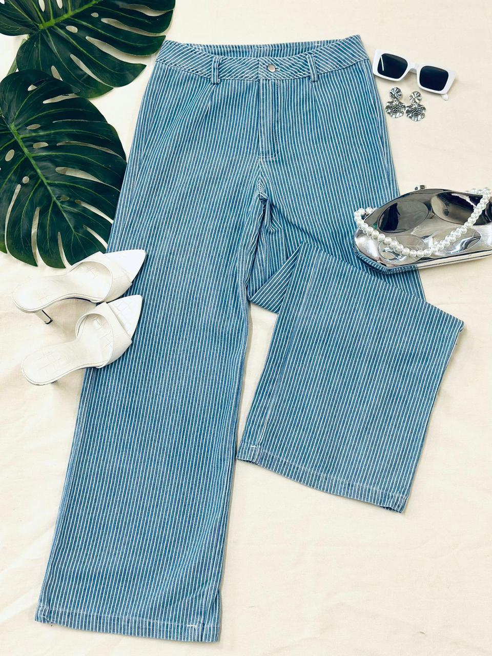 Pantalón de mezclilla a rayas